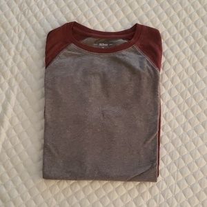 Maroon and grey baseball-tee